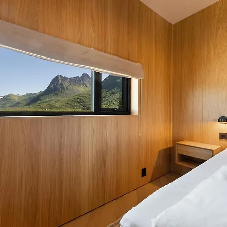 9 - Amazing In Lyngvaer *