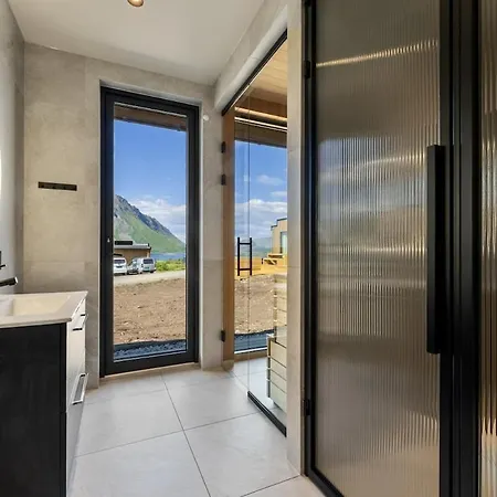 Feriehus 9 - Amazing In Lyngvaer *